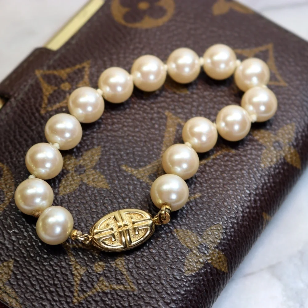 ⚜️ Vintage Givenchy Pearl Bracelet with Logo Clasp